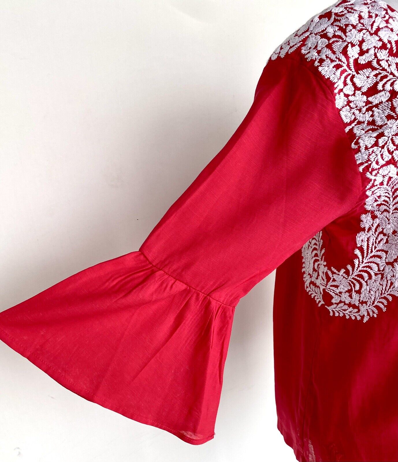 J Marie embroidered  bell sleeve Top XSmall Retail $92 Price $59 NWT Red White