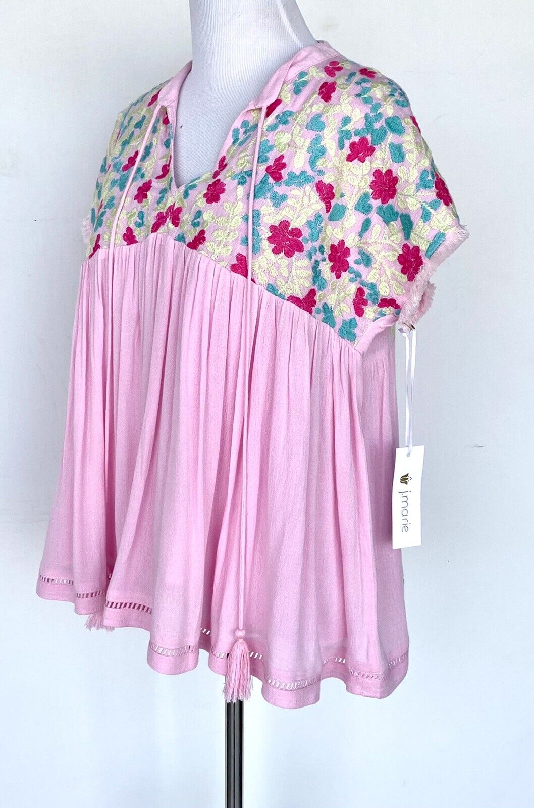 J Marie embroidered Poppy Tassel Top size XS Retail $92 Price $59 Pink NWT