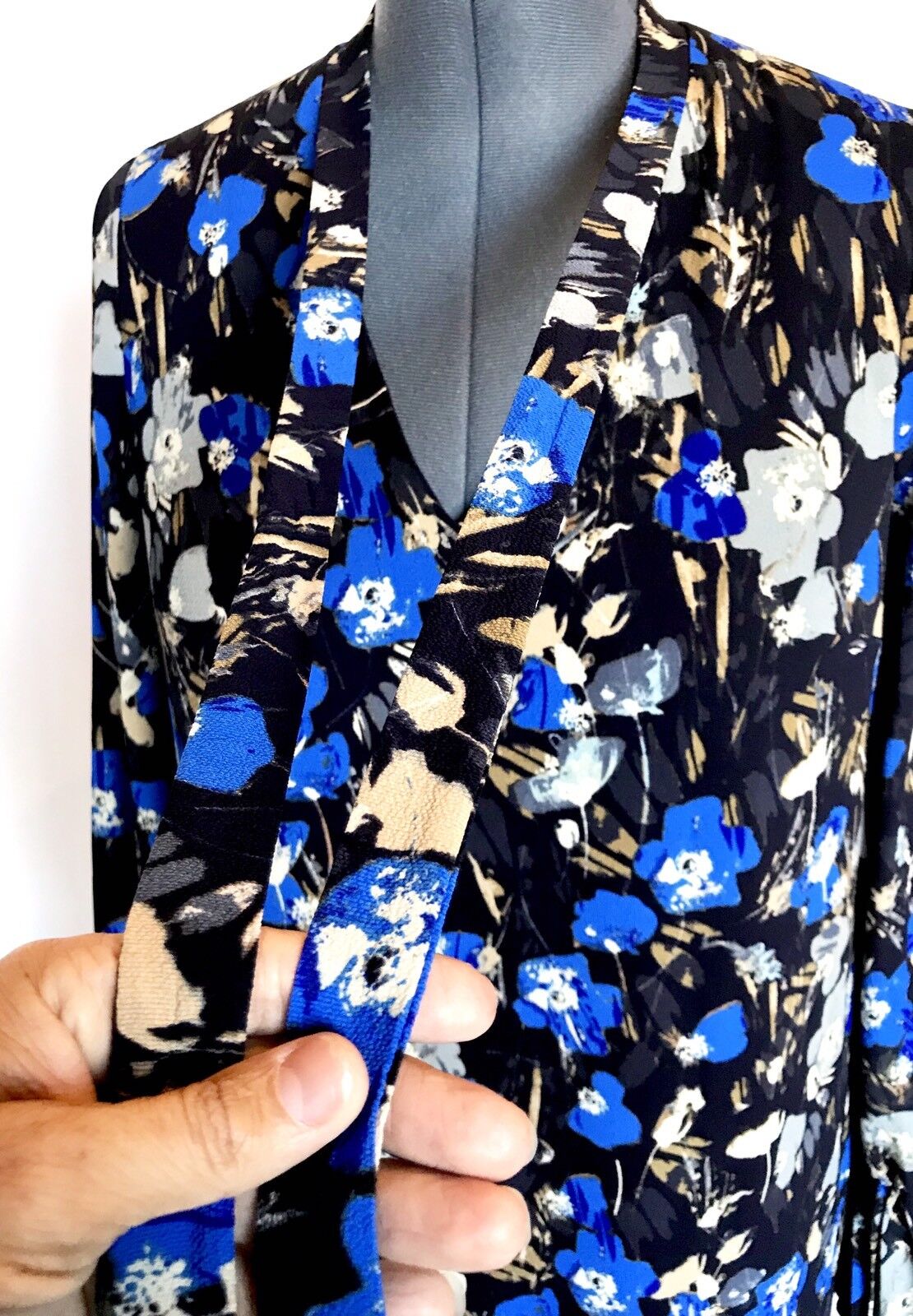 Maggy London Blue & Black Tie Neck Dress. NWT Retail $148 Price $68 Size 10