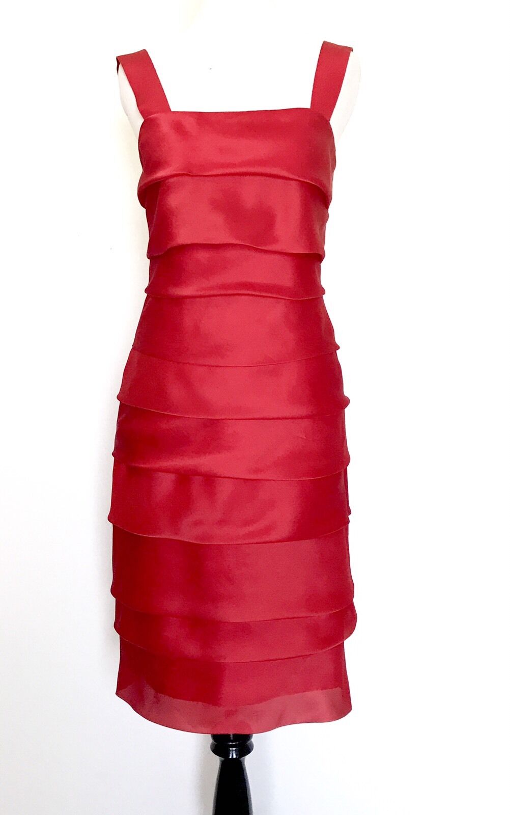 Carolina Herrera Red Silk Formal Dress. Retails $1000 NWT Price $398 Size 2