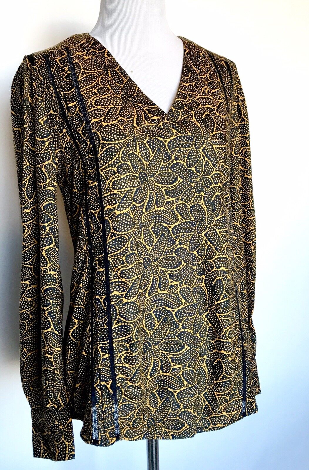 Hinge Camo Cactus Popover Blouse Mustard & Black Retail $69 Price $32 XS NWT