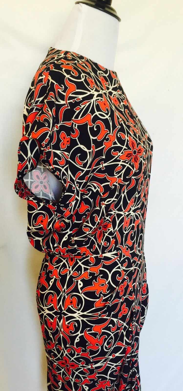 Nicole Miller Artelier  Black And Red Dress. NWT Retails $355 Price $130 Size 2