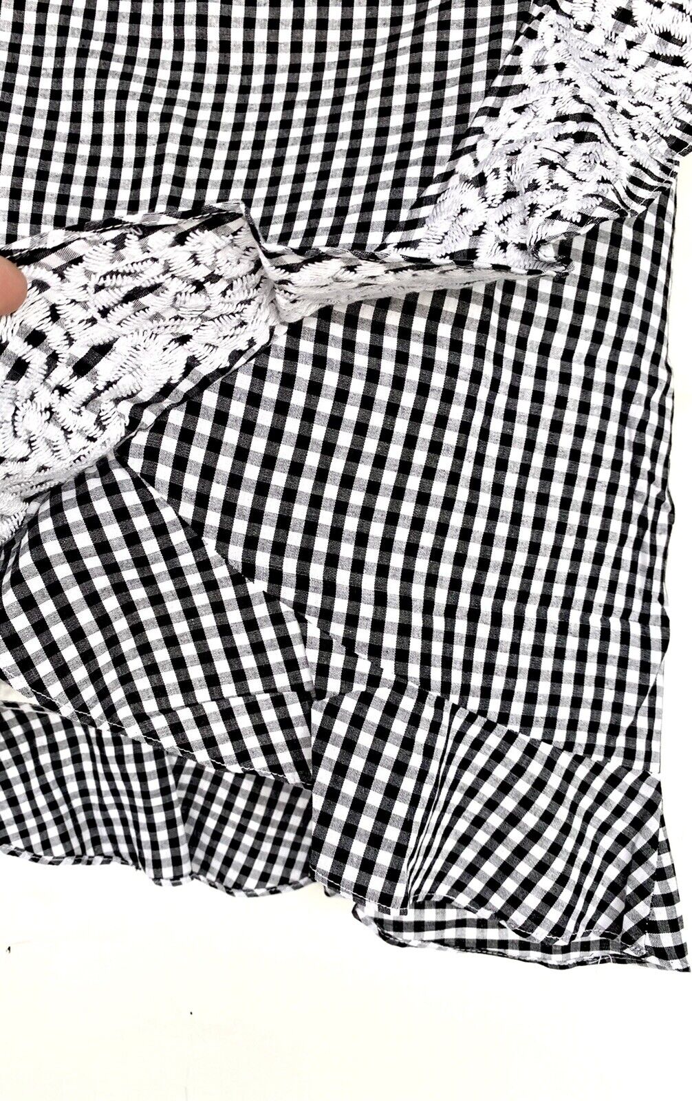 J Marie White embroidered Maggie check skirt size Small Retail $68 Price $34 NWT