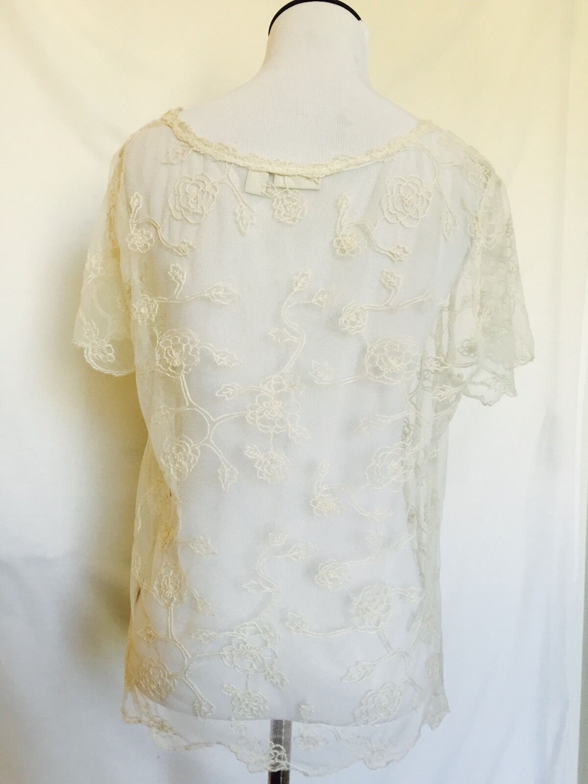 Hinge Cream Ivory Stitch Flower Net Top. NWT Size S Original Price $78 Price $38