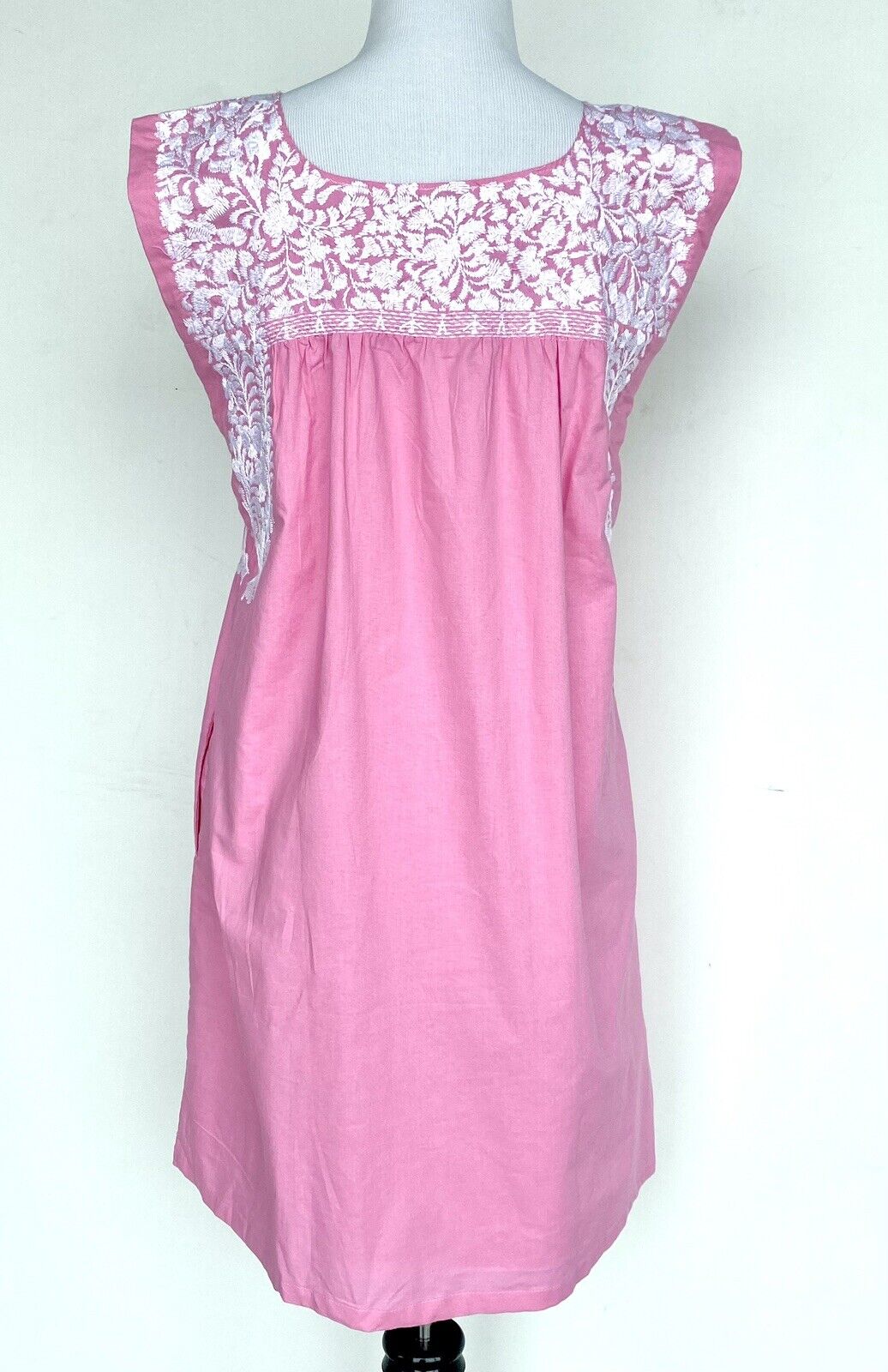 NWT J Marie embroidered Emory Dress size XS Retail $114 Price $65 Pink