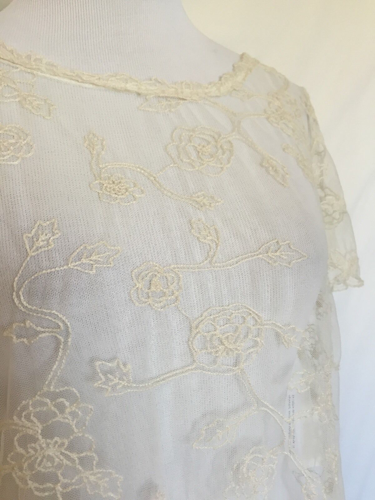 Hinge Cream Ivory Stitch Flower Net Top. NWT Size S Original Price $78 Price $38