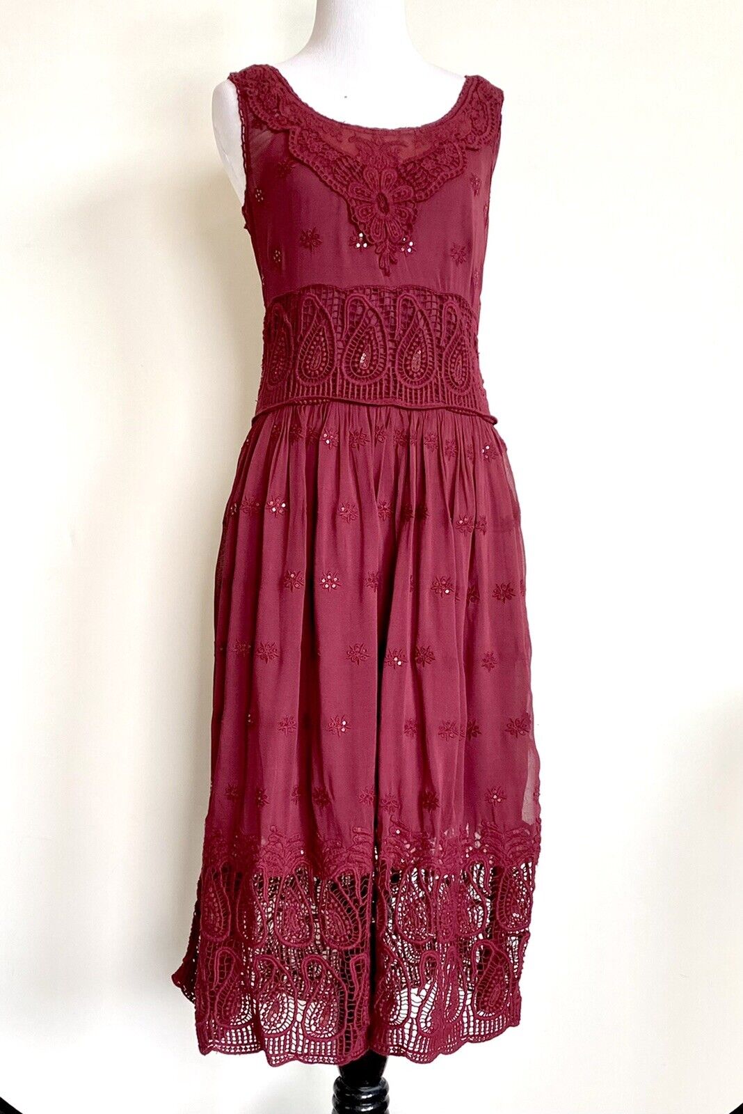 Sundance Love Forever Crochet Lace Dress Retail $178 Price $59 Size 2