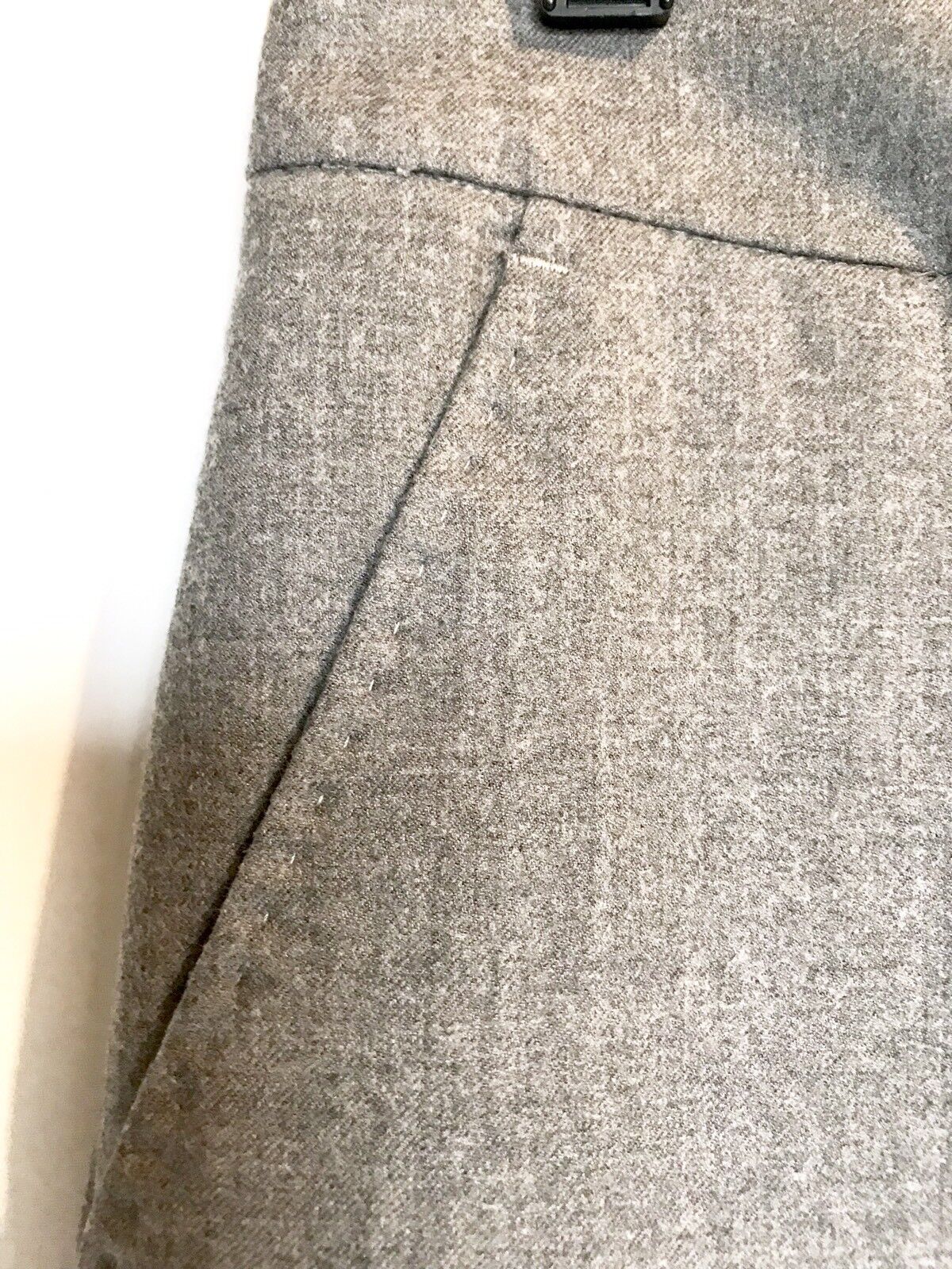 Carolina Herrera Grey Fine Wool Pant / Trouser.NWT Retail $440 Price $159 Size 2