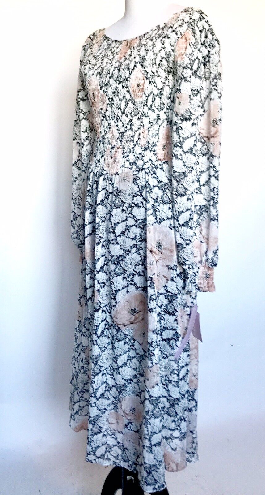 AVEC LES FILLES NWT Smocked Floral Low Back Dress. Retail $148 Price $62 Size 4