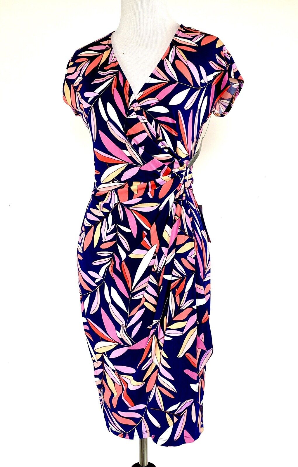 Maggy London Wrap Stretch Leaf  Dress NWT Retail $118 Price $54 Size 2