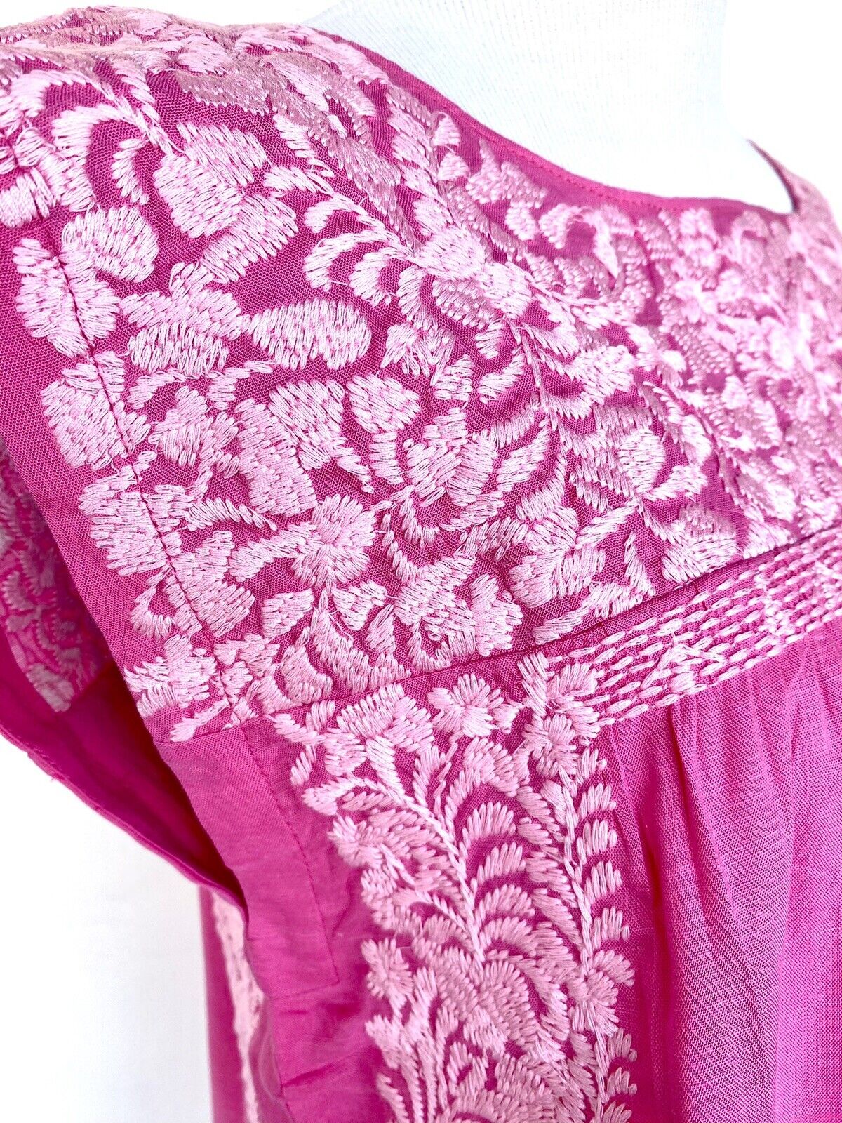 NWT J Marie embroidered Devyn Dress size XS Retail $114 Price $65 Pink