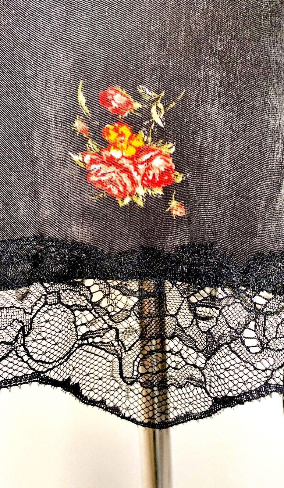 En Creme Black Lace Trim Floral Slip Dress XS Retails $52 Price $26 NEW