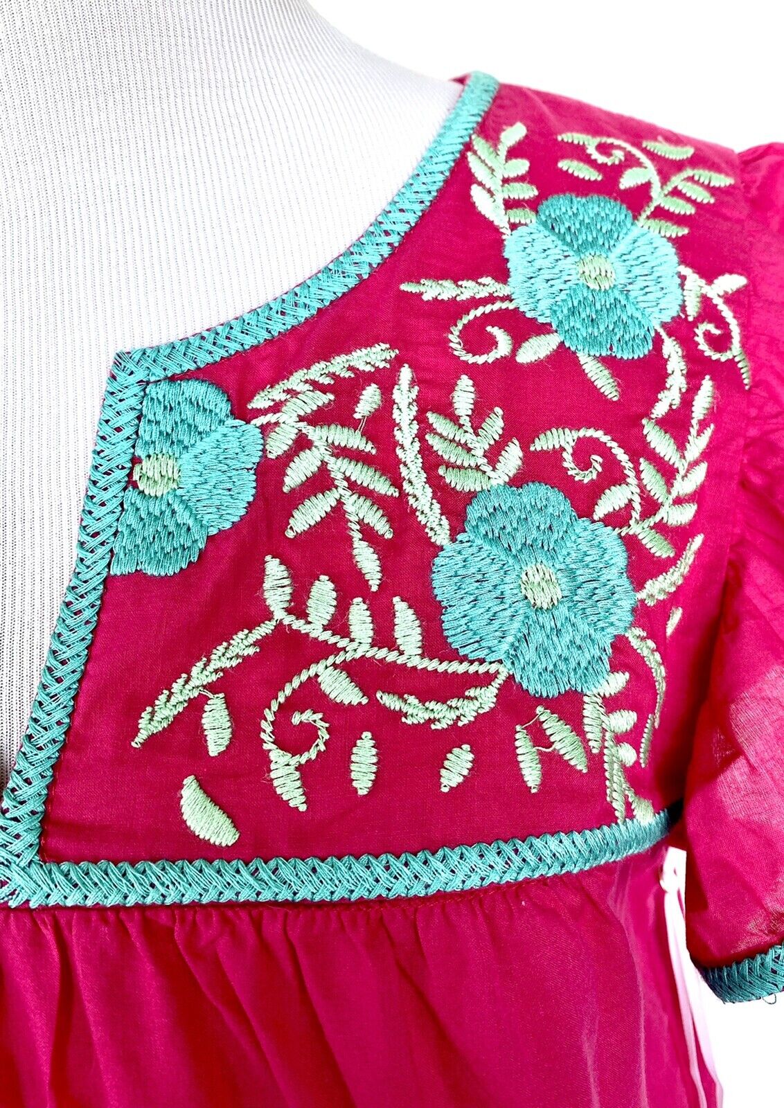 NWT J Marie embroidered Zuri Top size M Retail $106 Price $56 ￼pink Turquoise