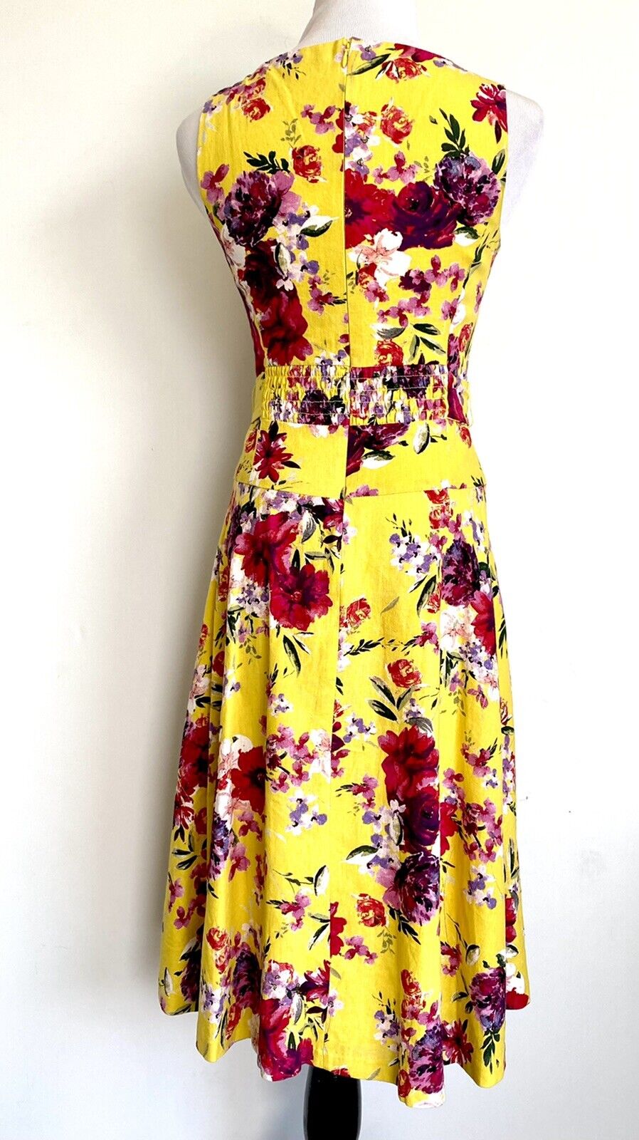 Taylor Yellow Floral Linen Mix Dress. NWT Size 2 Retail $138  Price $75