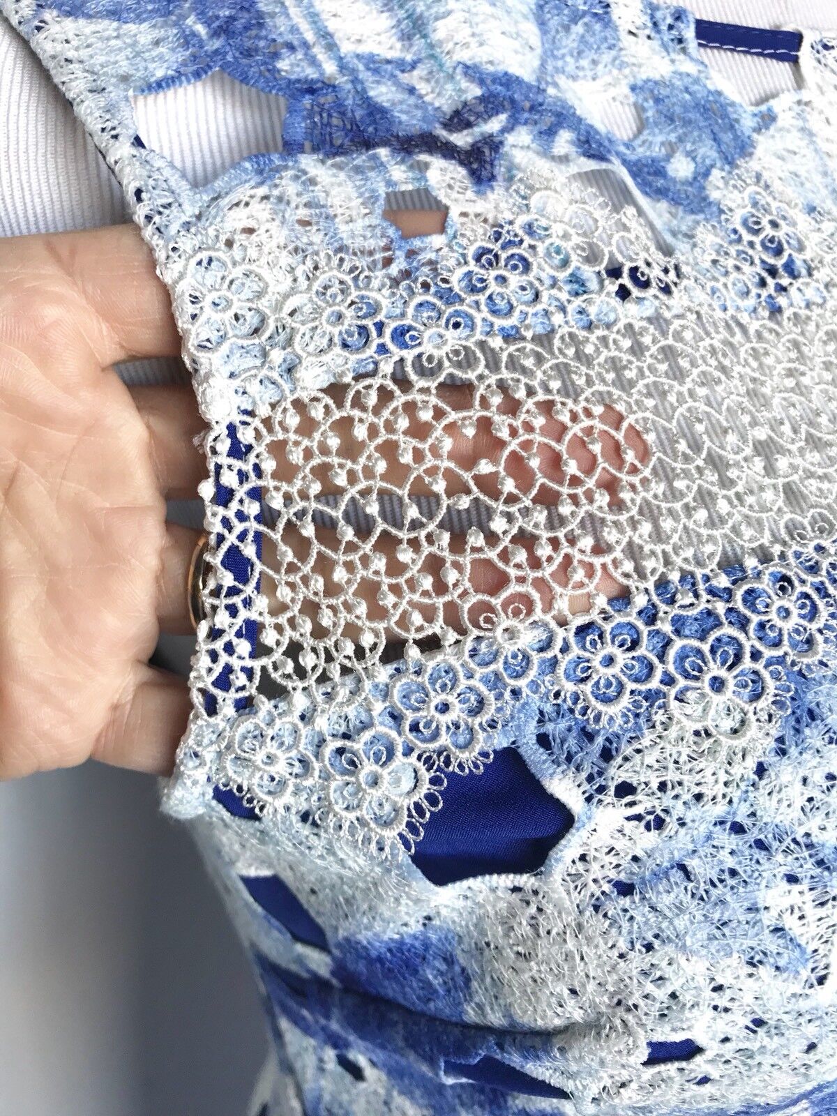 Tahari Arthur S Levine Appliqué Dress . NWT Retail $168  Price $76 Size 6