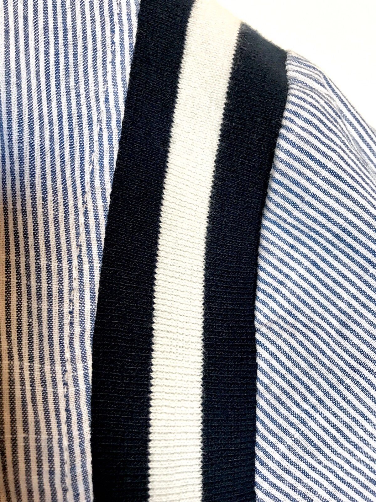 The Rail Mens Navy White Candy Stripe SS Shirt. Size L Retails $49.50 Price $36