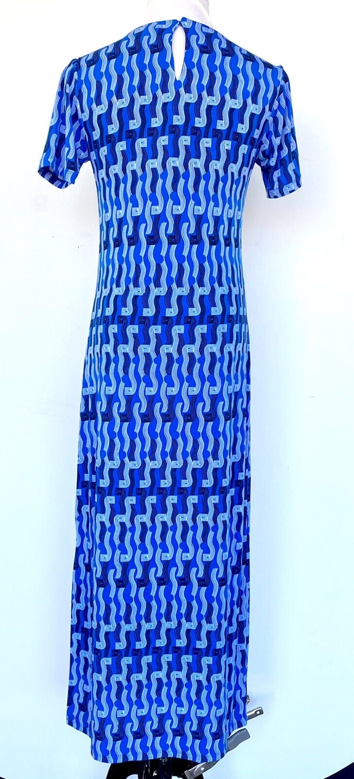Donna Morgan Blue And White Stretch Dress. NWT Size 2 Retails $128 Price $48