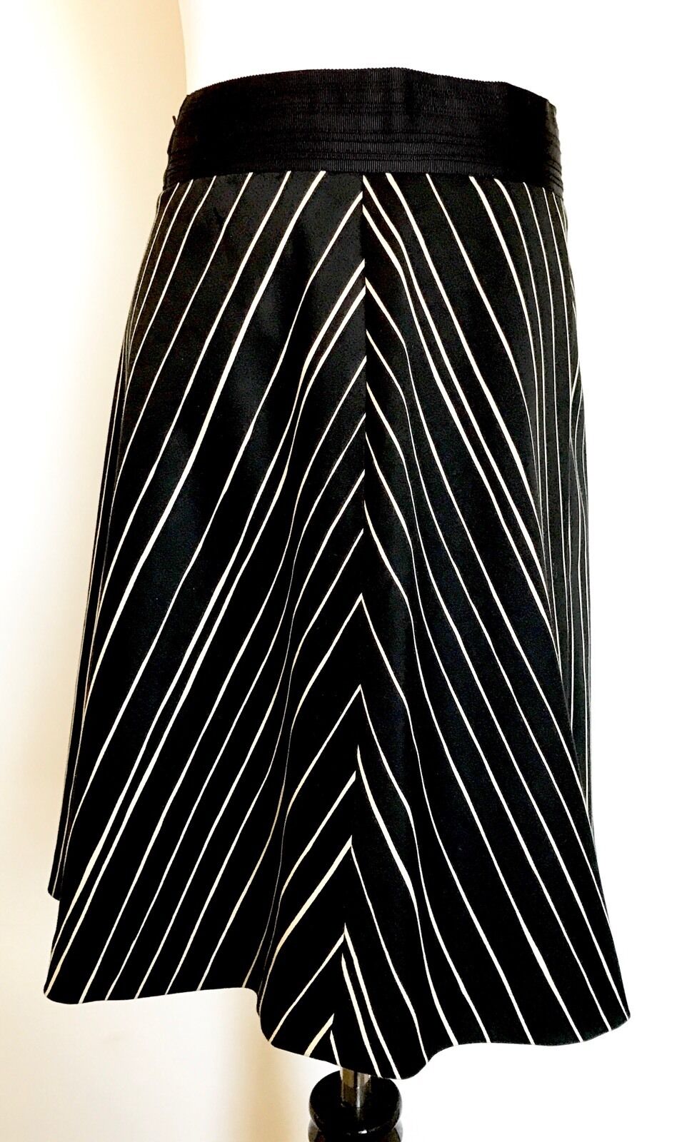 Alice + Olivia Black And White Stripe Skirt Retail $245 Price $75 NWT 6