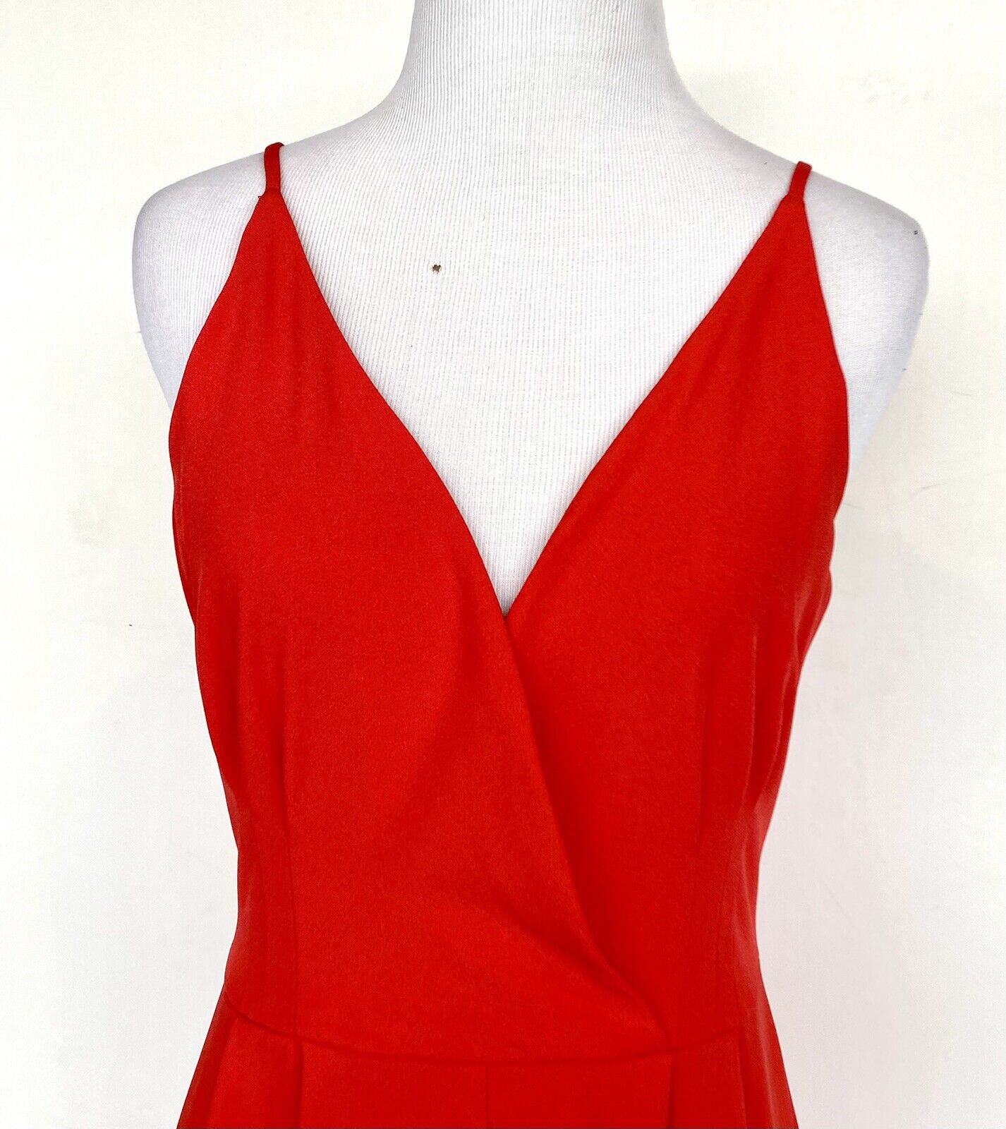 Hutch Crepe red jumpsuit Retails $253 Price $99 Size 2 Deep V NWT Anthropologie