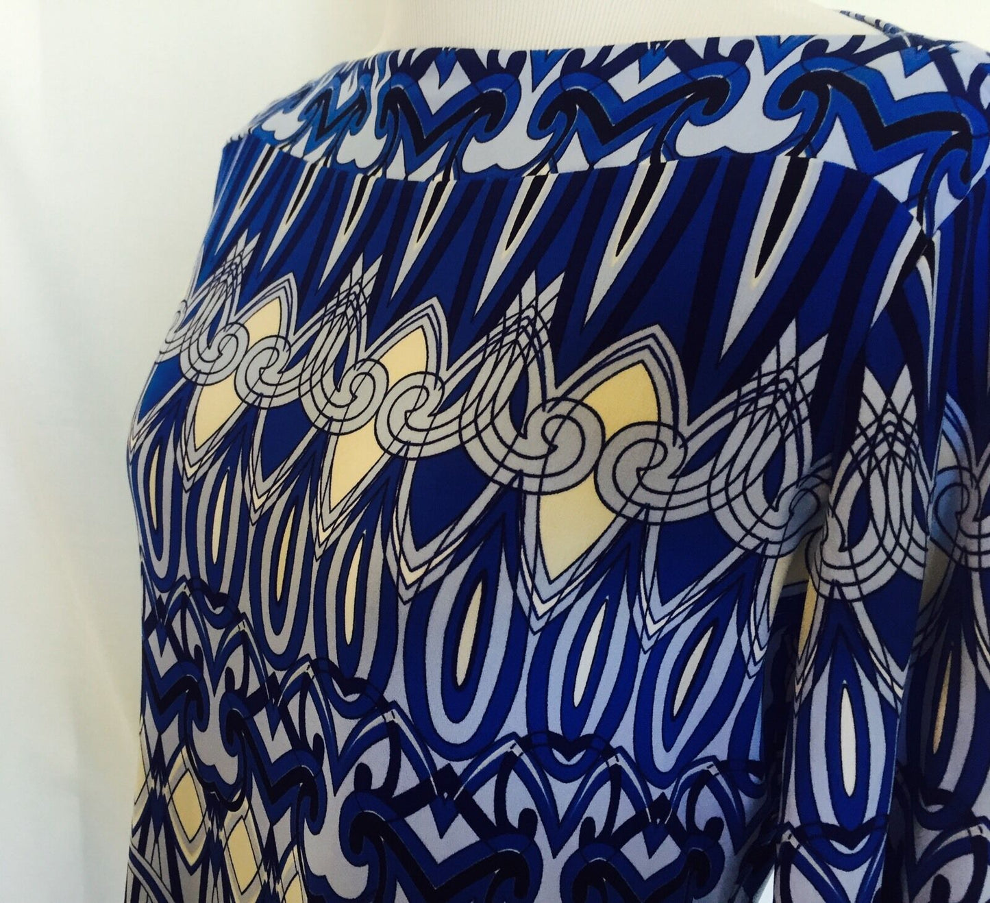 Donna Morgan Blue And White Stretch Dress. NWT Size 4  Retails $138 Price $42