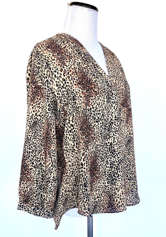 Vince Camuto Animal Print LS Blouse Size XS Retail $99 Price $49