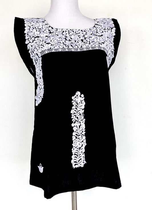 NWT J Marie embroidered Laura Top size S Retail $76 Price $42 Black White