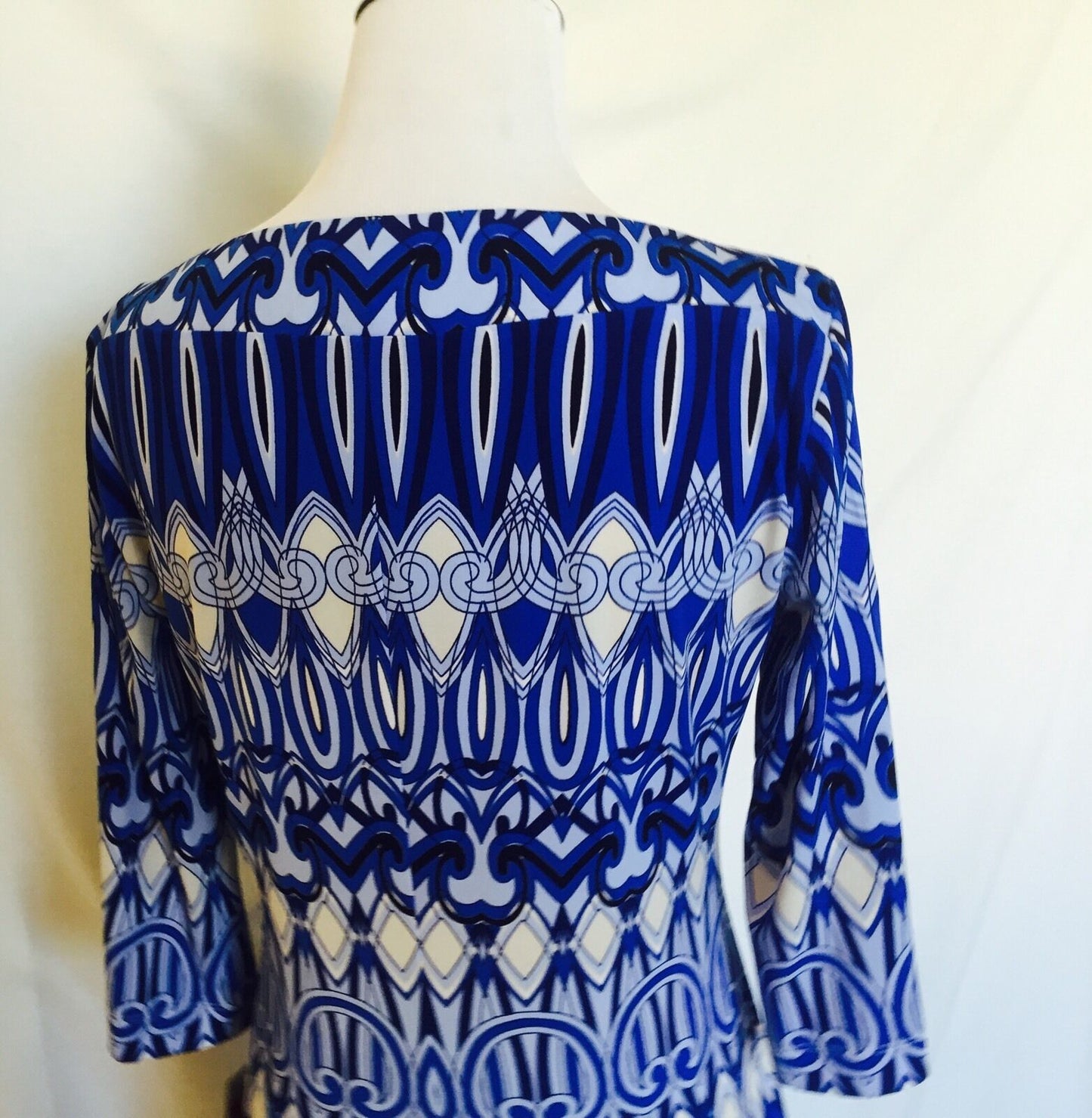 Donna Morgan Blue And White Stretch Dress. NWT Size 4  Retails $138 Price $42