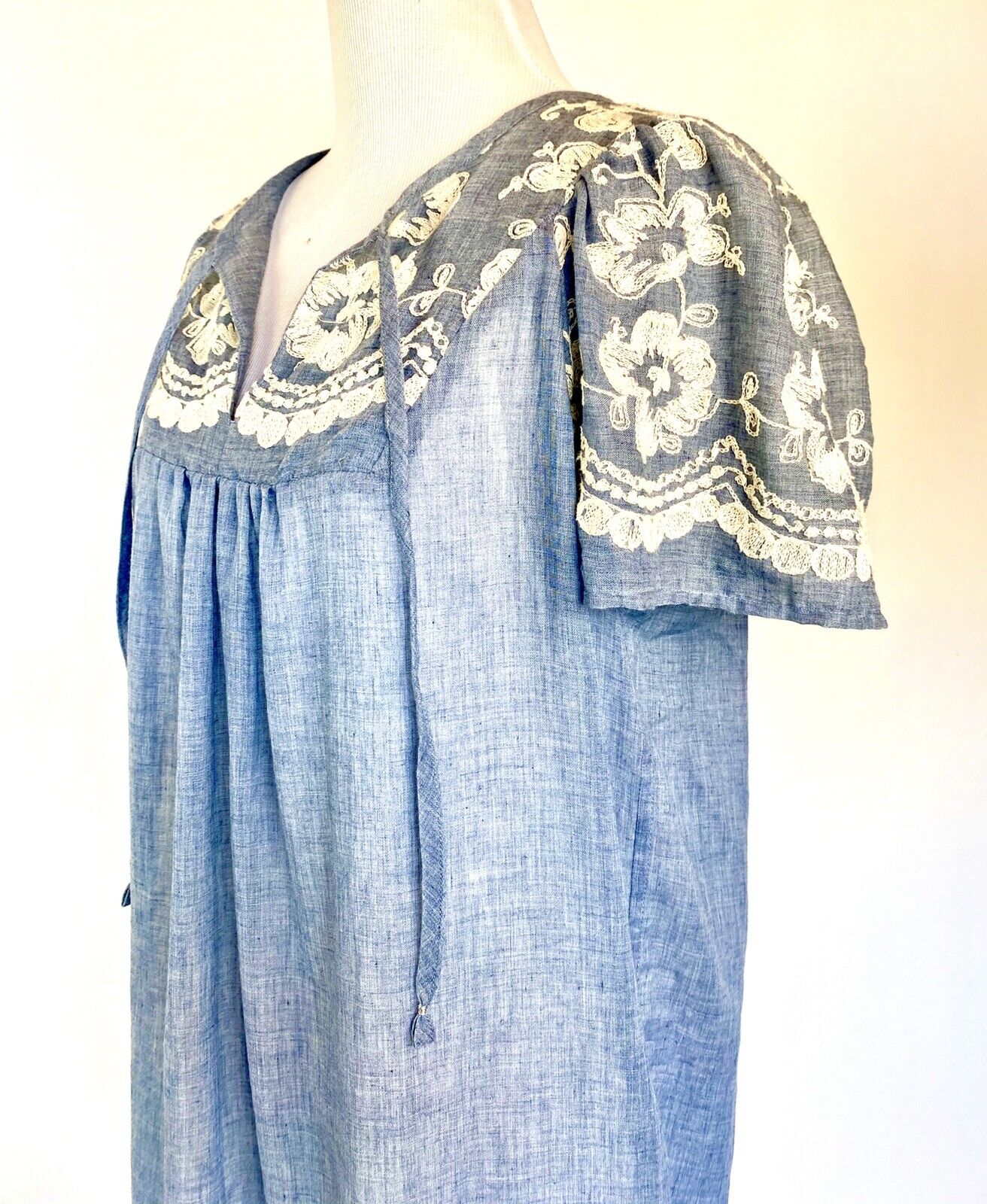Beltaine Blue & Ivory Embroidered Chambray Dress Retail $198 Price $48 XS NWT