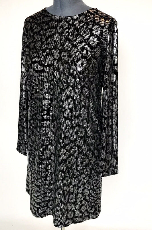 Carmen Marc Valvo Silver & Black Stretch Dress.Retail $88  Price $44 Size L NWT