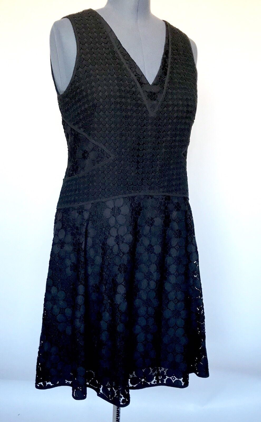 Diane Von Furstenberg Black Fiorenz Dress. NWT Retail $398 Price $198 Size 14