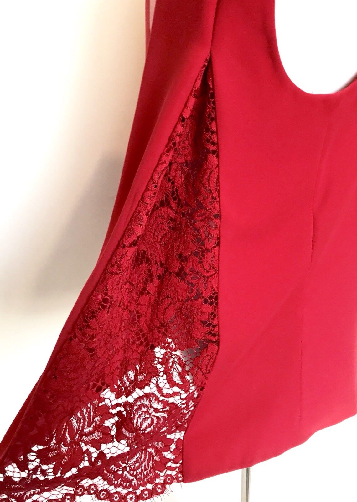 Carolina Herrera Red Lace Panel Swing Top. NWT Retail $325 Price $156 Size 2