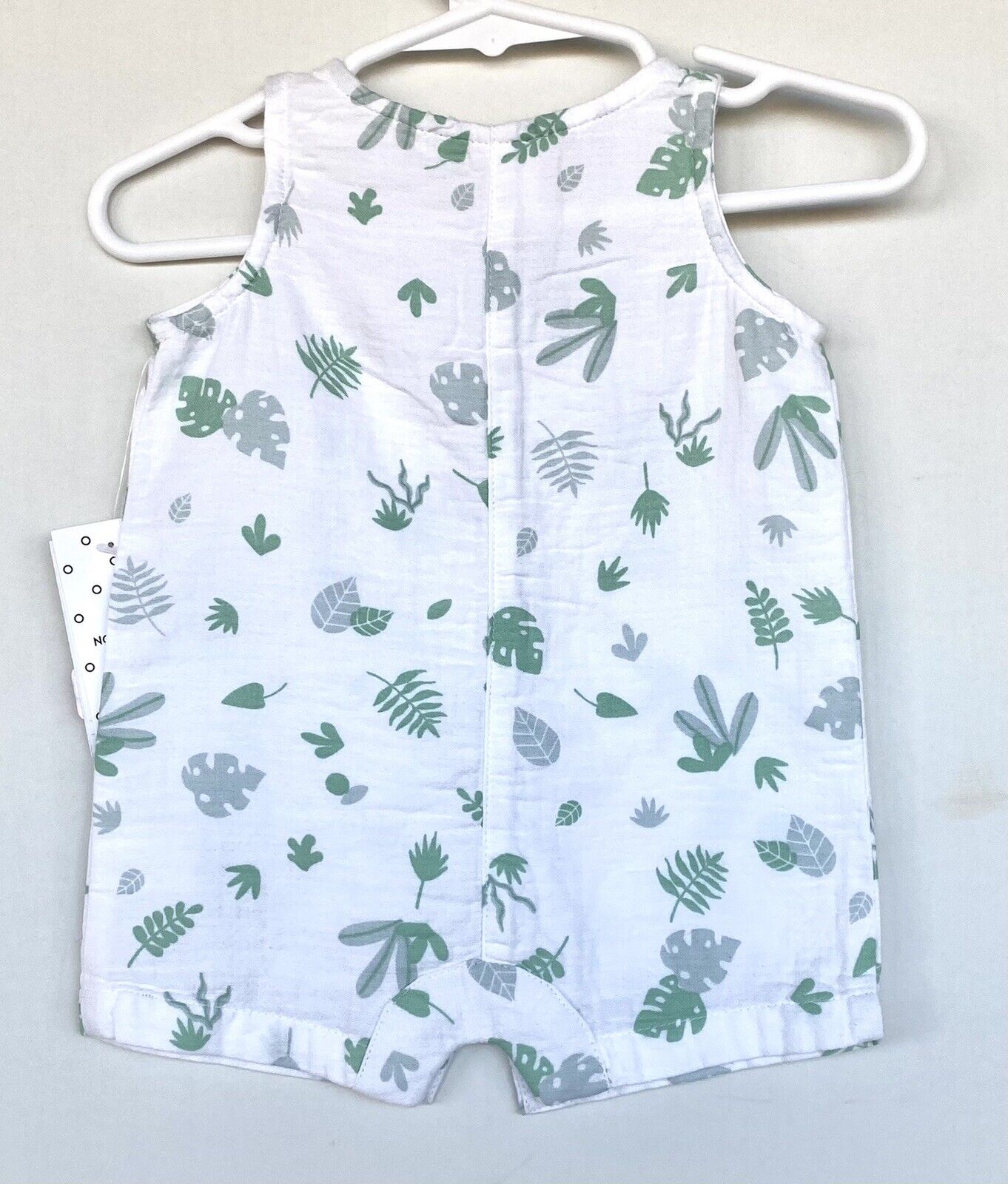 Nordstrom baby White Green Leaf Cotton Romper Retail $35 NWT Price $22 Newborn