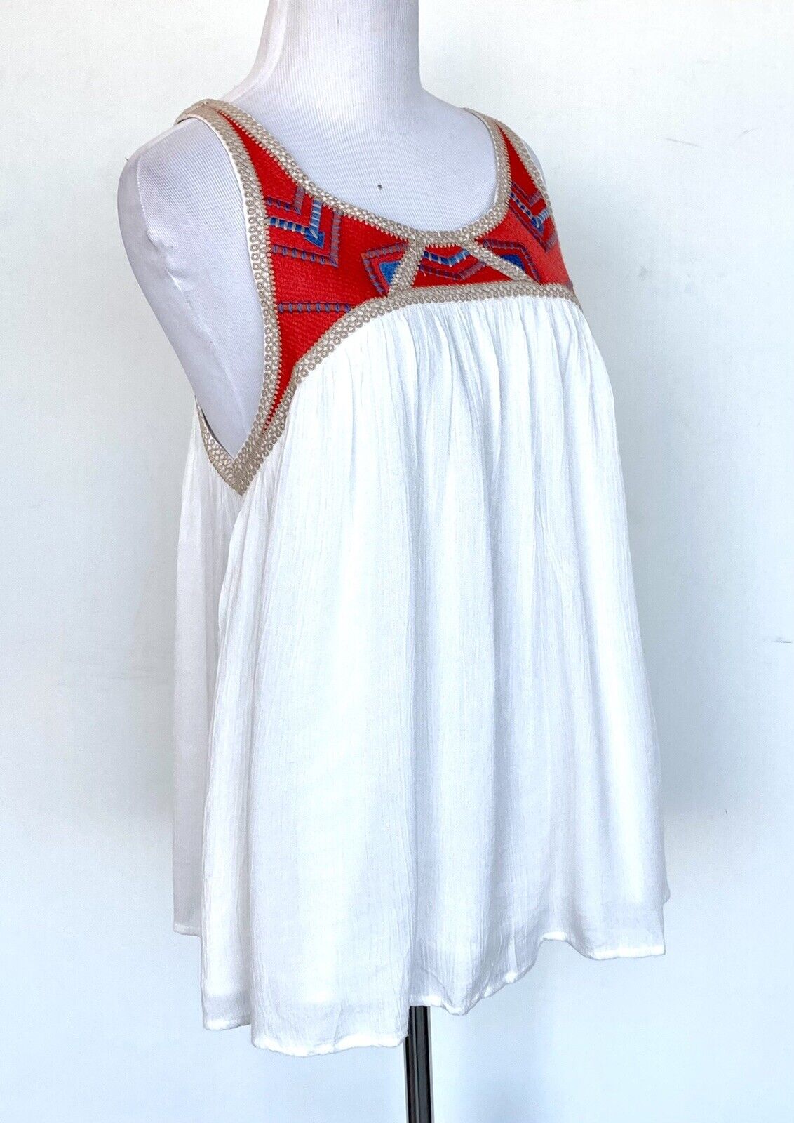 Willow & Clay embroidered Lined Swing top Retails $55 Price $35 Small