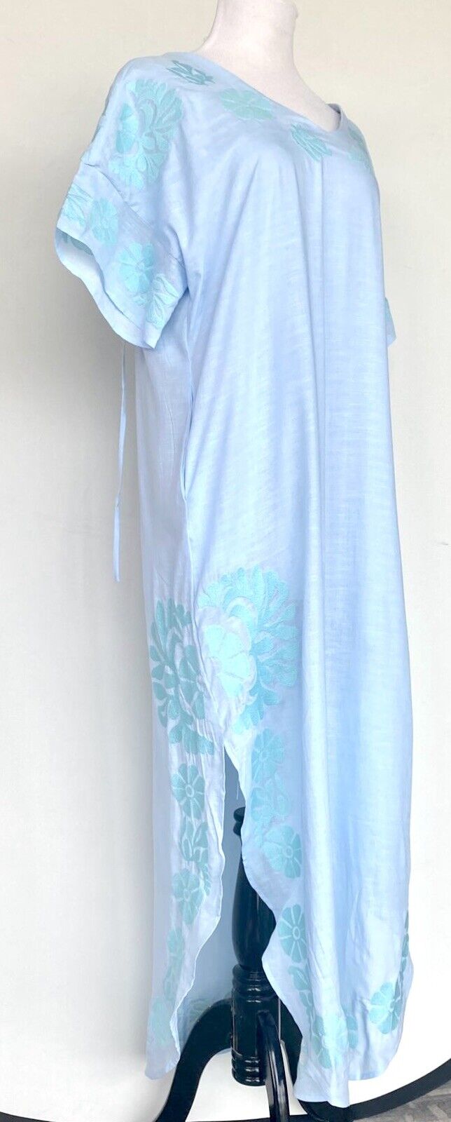 NWT J Marie embroidered Blue Linen mix Kaftan Dress M Retail $136 Price $68