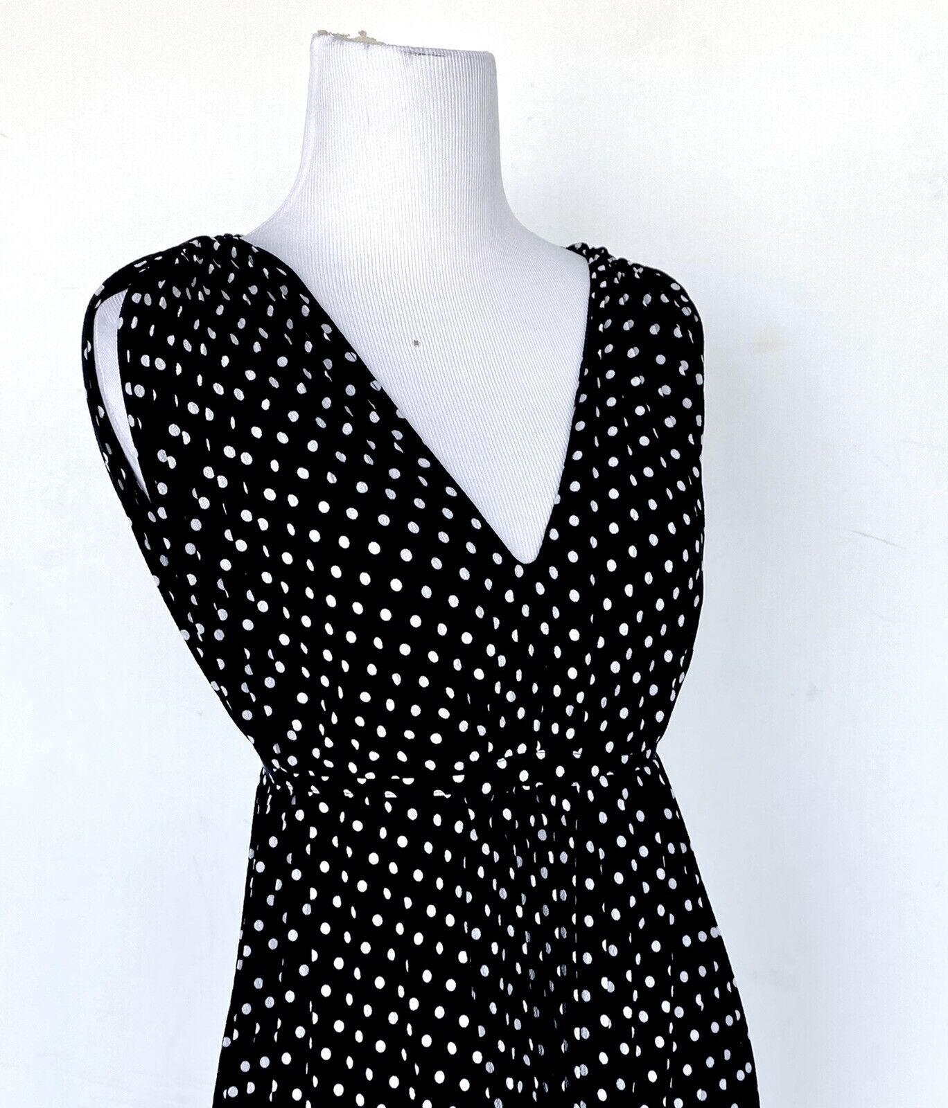 Max Studio Polka Dot Pleated Dress Sleeveless Size XS Retails $148 Price $45 NWT