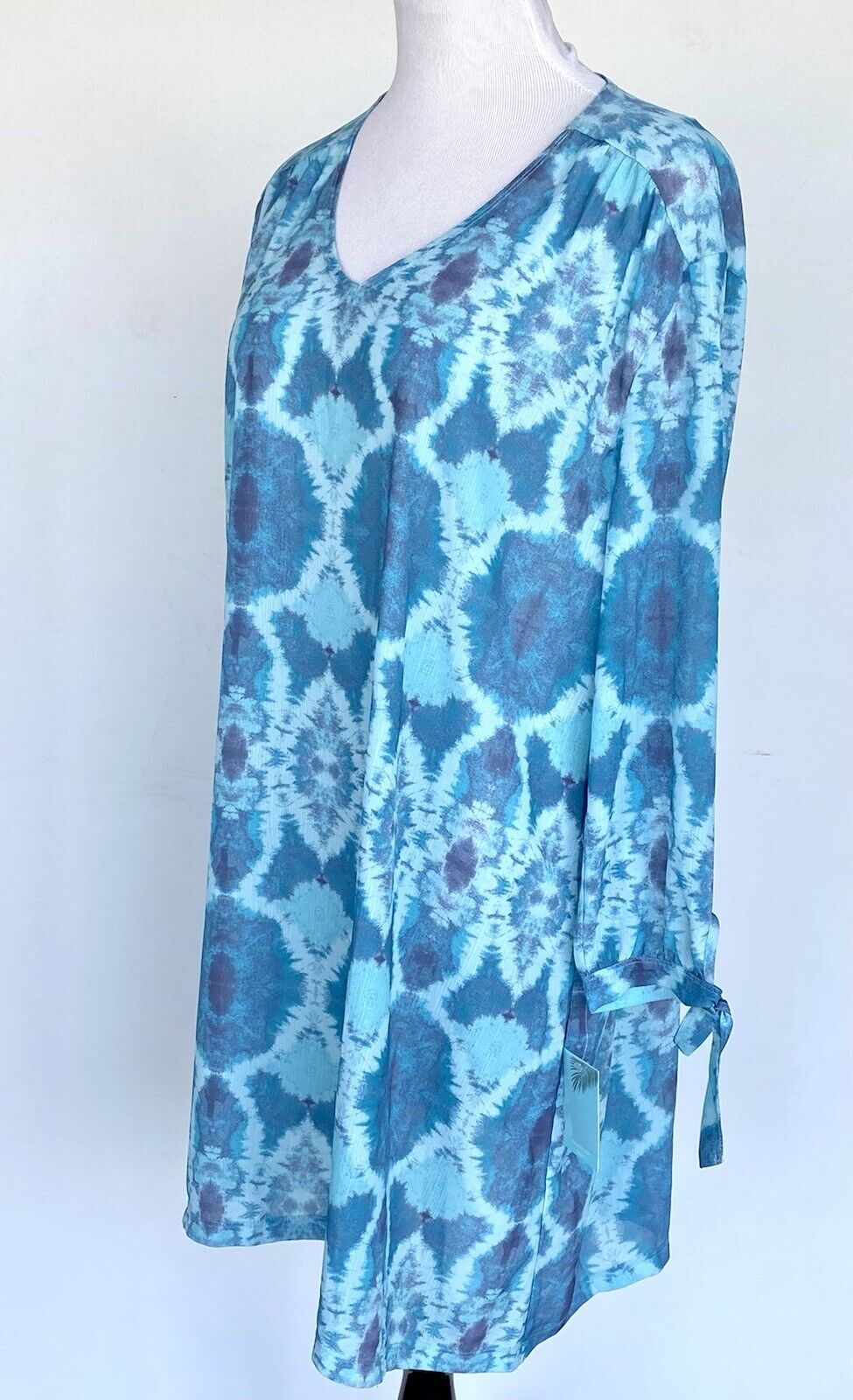 Apana swim coverup m blue sunburst Design Size M Price $38 NWT