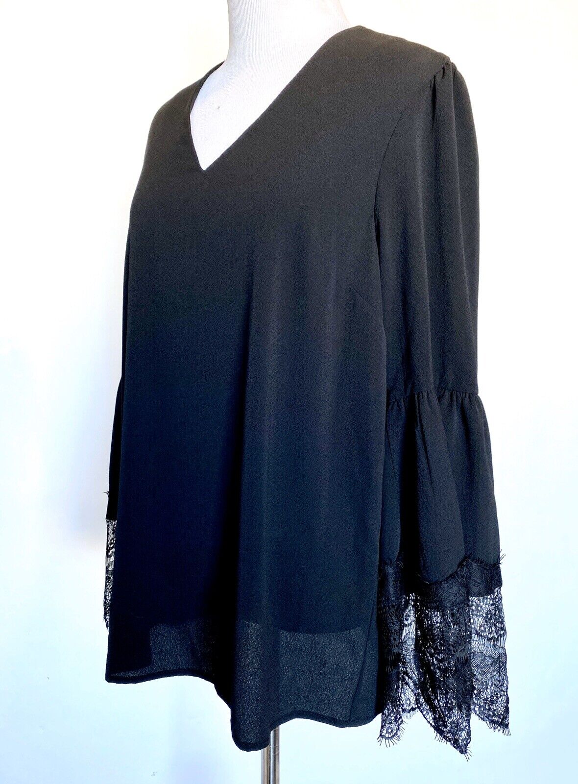 NINE WEST Black Lace Bell Sleeve Top XS Retails $89 Price $29 NWT