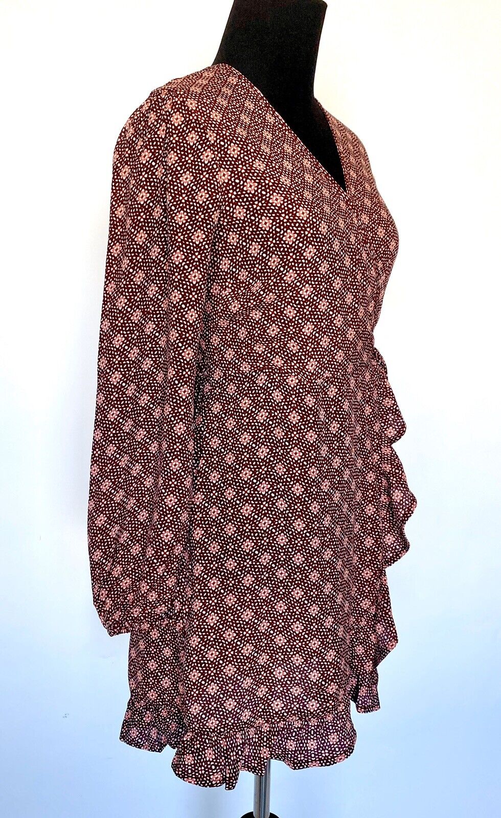 Band of Gypsies Printed Faux-Wrap Ruffle Dress Size XS Retails $78 Price $38 NWT