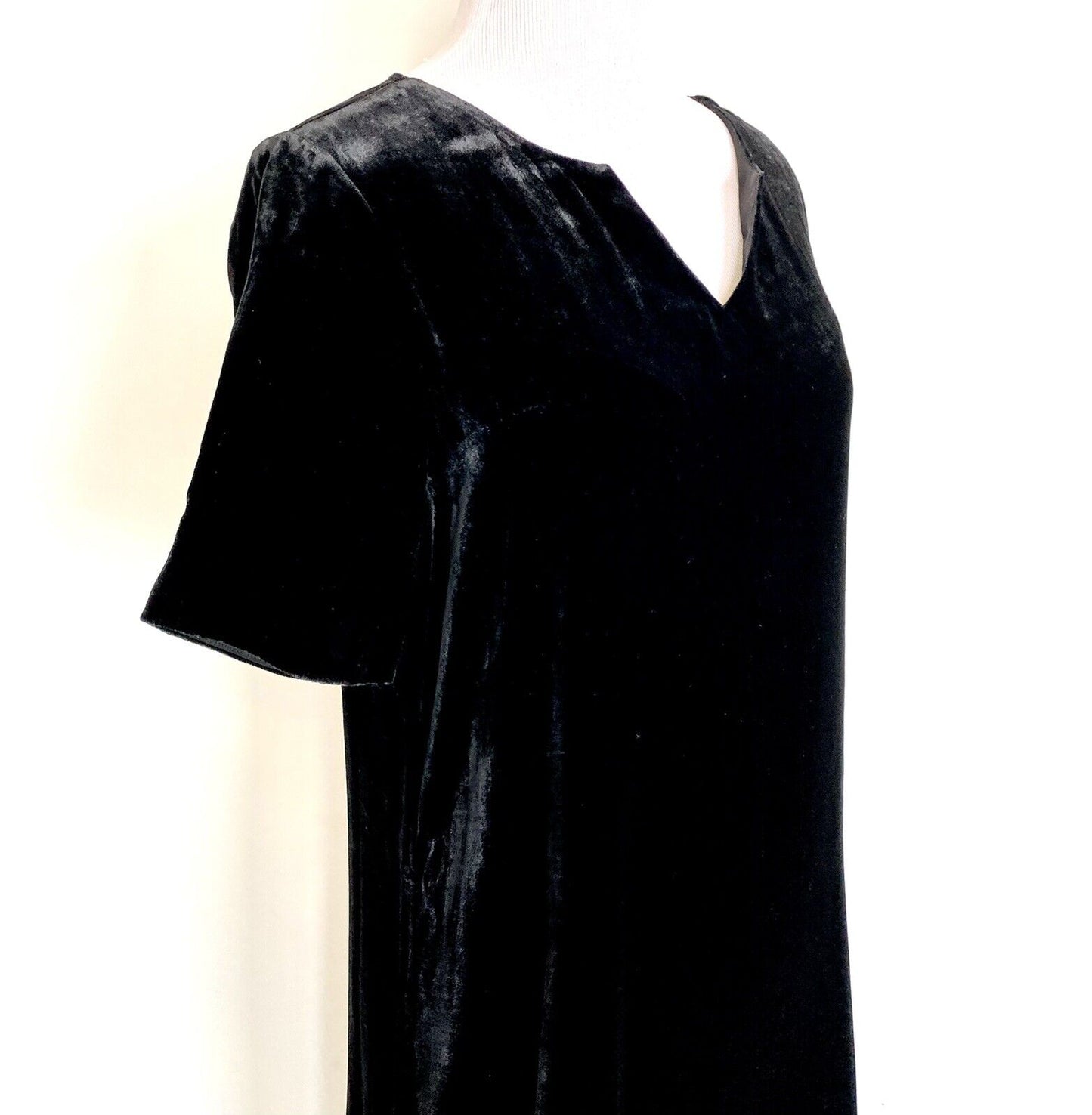 Sundance Olivia Velvet Silk Mix Black Dress Retails $168 Price $64 NWT Size XS