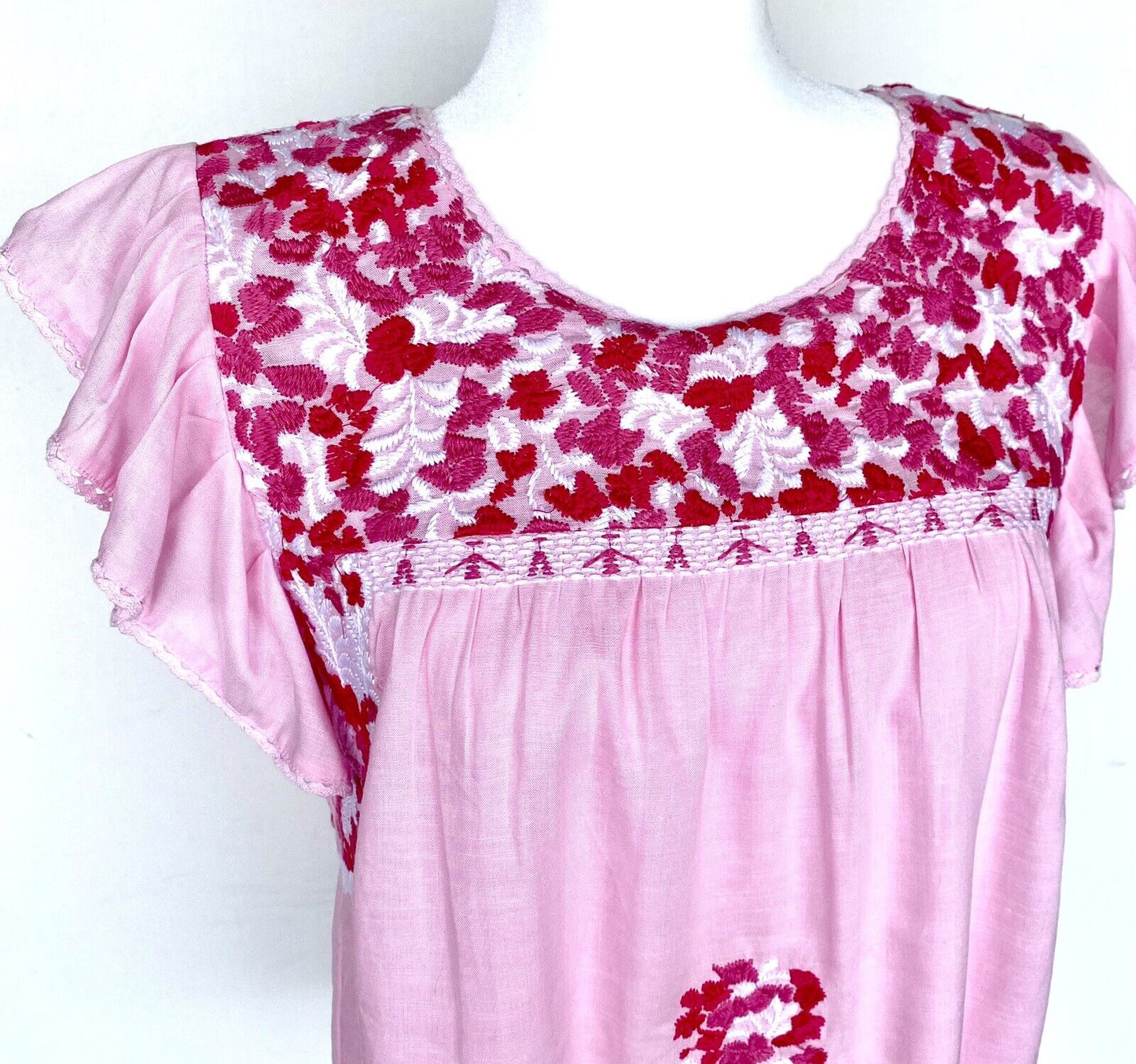 NWT J Marie embroidered Ainsley Top size M Retail $106 Price $56 pink