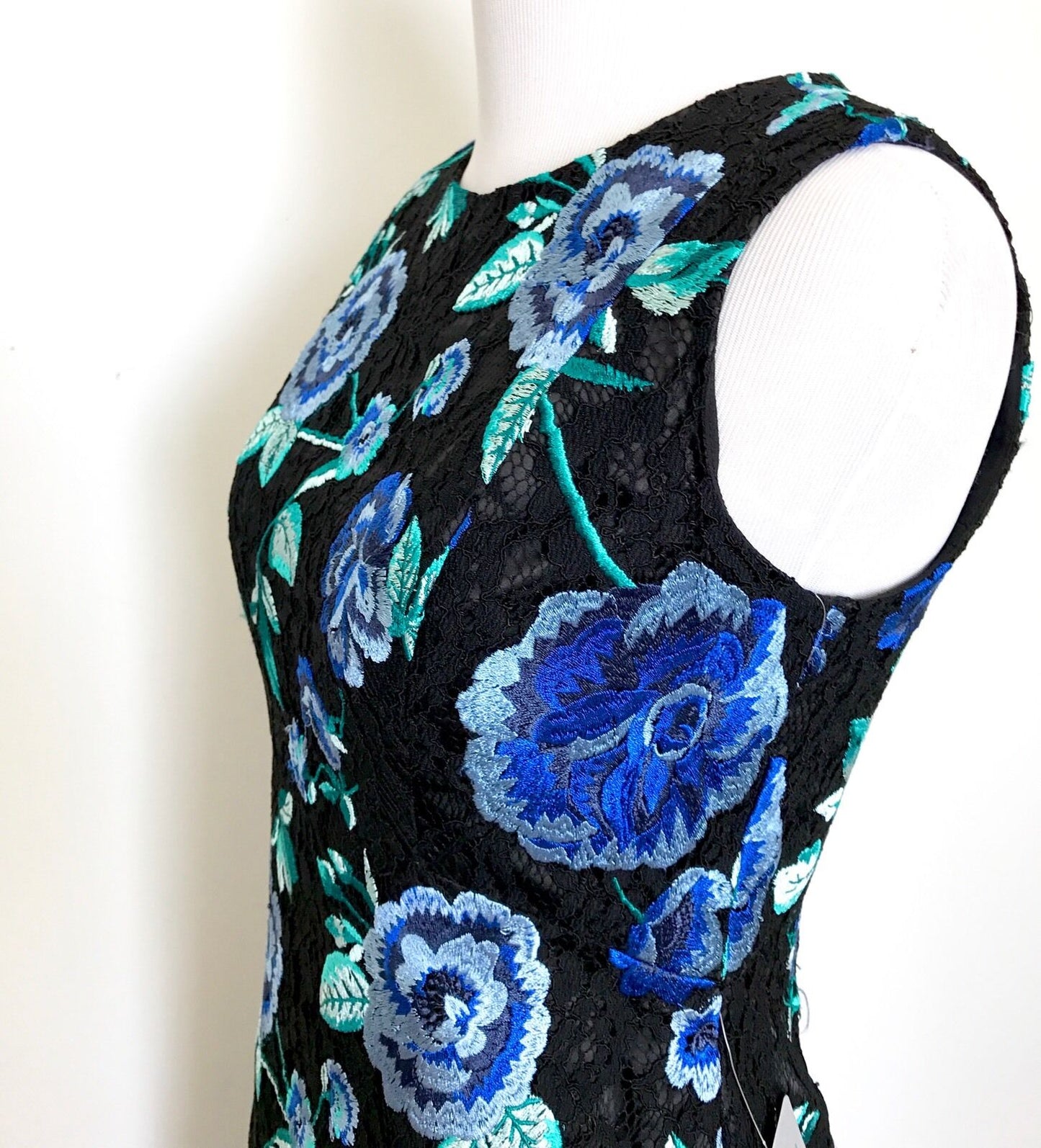 Eliza J Pink Blue & Green Lace Dress NWT Retails $158 Price $69 Size 0P