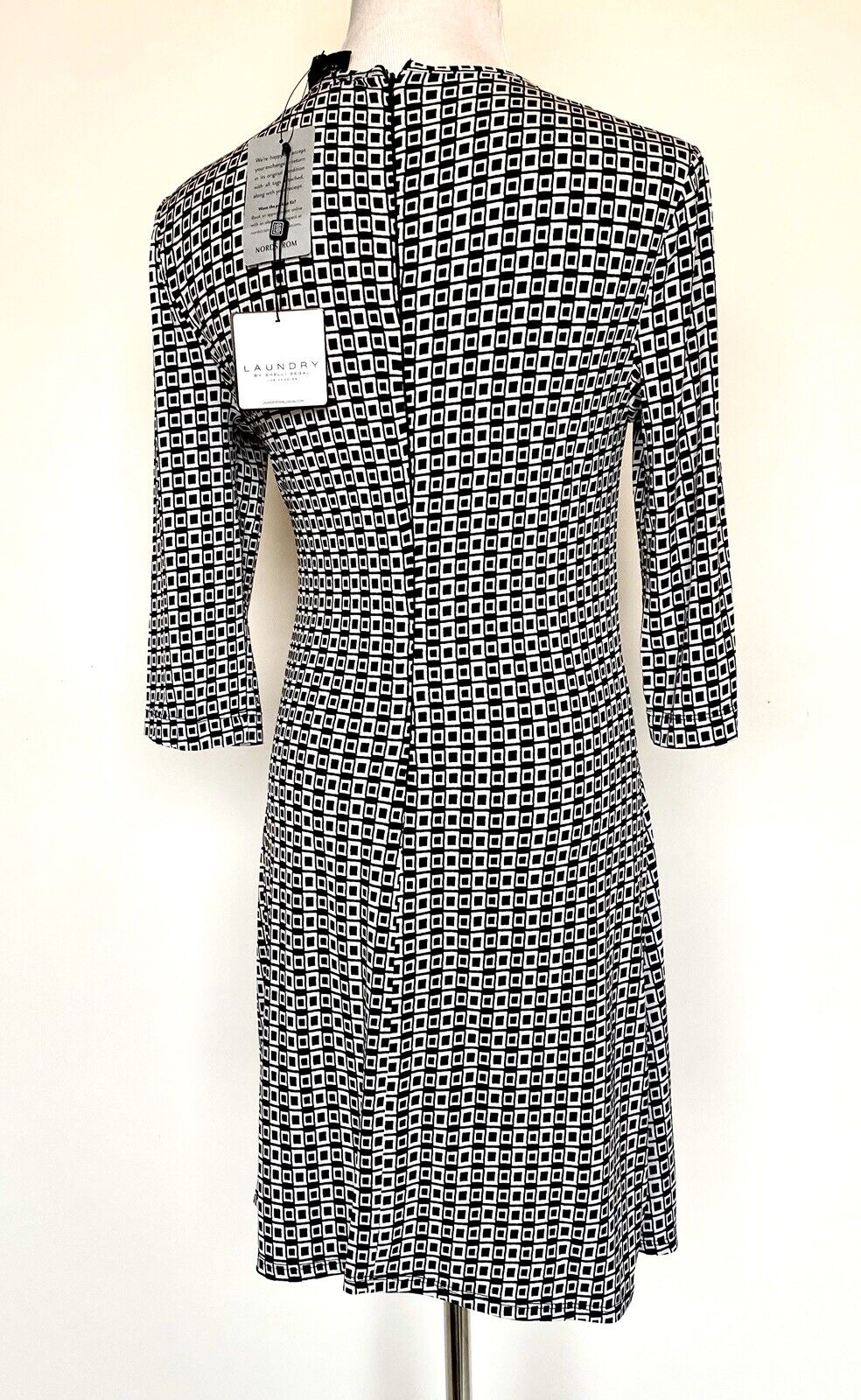 Laundry Black & White Diamond Stretch Wrap Dress NWT Retail $138 Price $48  M