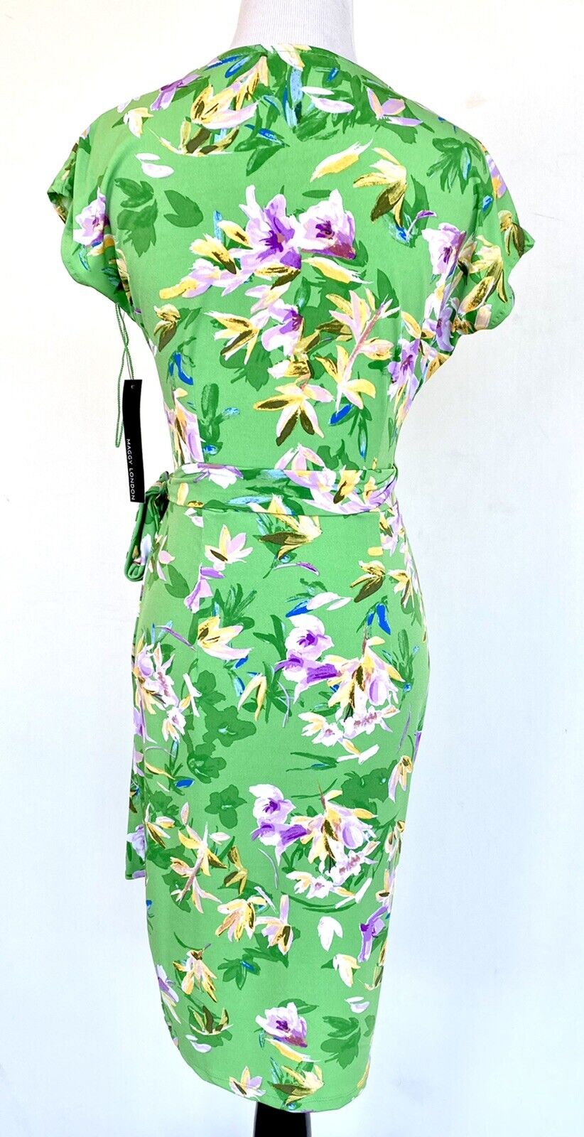 Maggy London Wrap Stretch Green Floral Dress NWT Retail $118 Price $69 Size 2