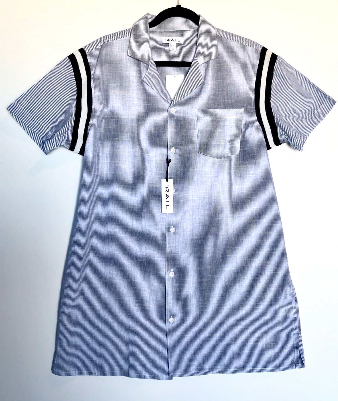 The Rail Mens Navy White Candy Stripe SS Shirt. Size L Retails $49.50 Price $36