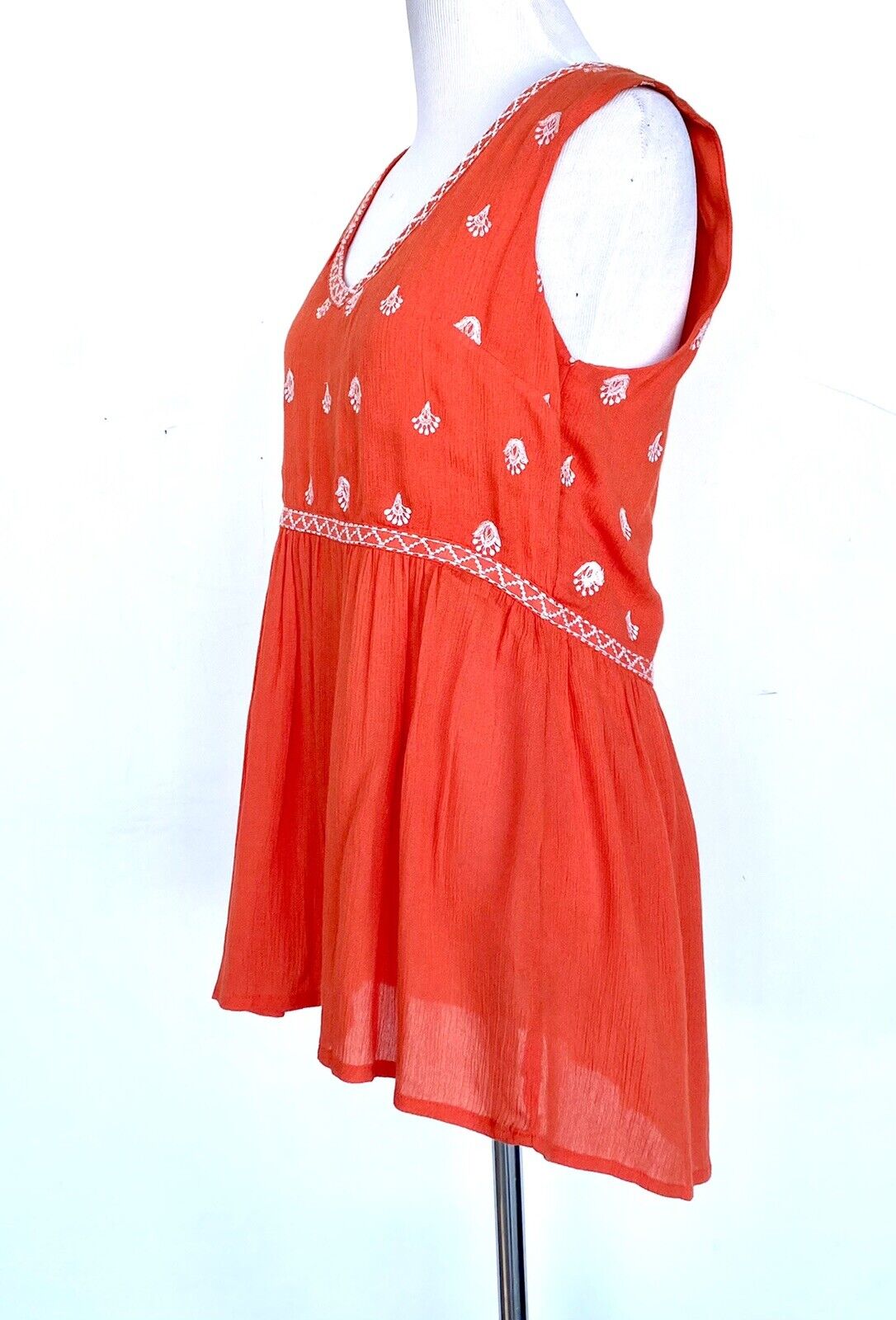 Sanctuary Embroidered Sleeveless V Top NWT Retail $79 Price $42 XS Anthropologie