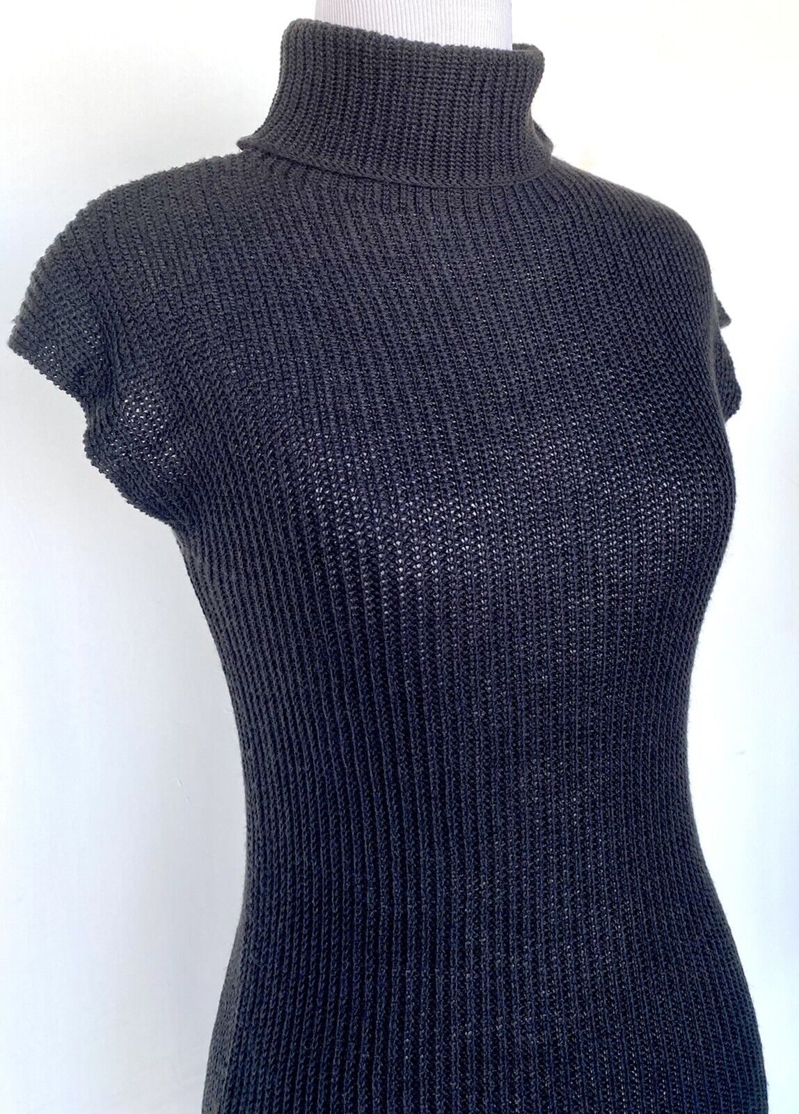 Max Studio Knitted Cap Sleeve MIDI Dress Size S Retails $118 Price $66 NWT