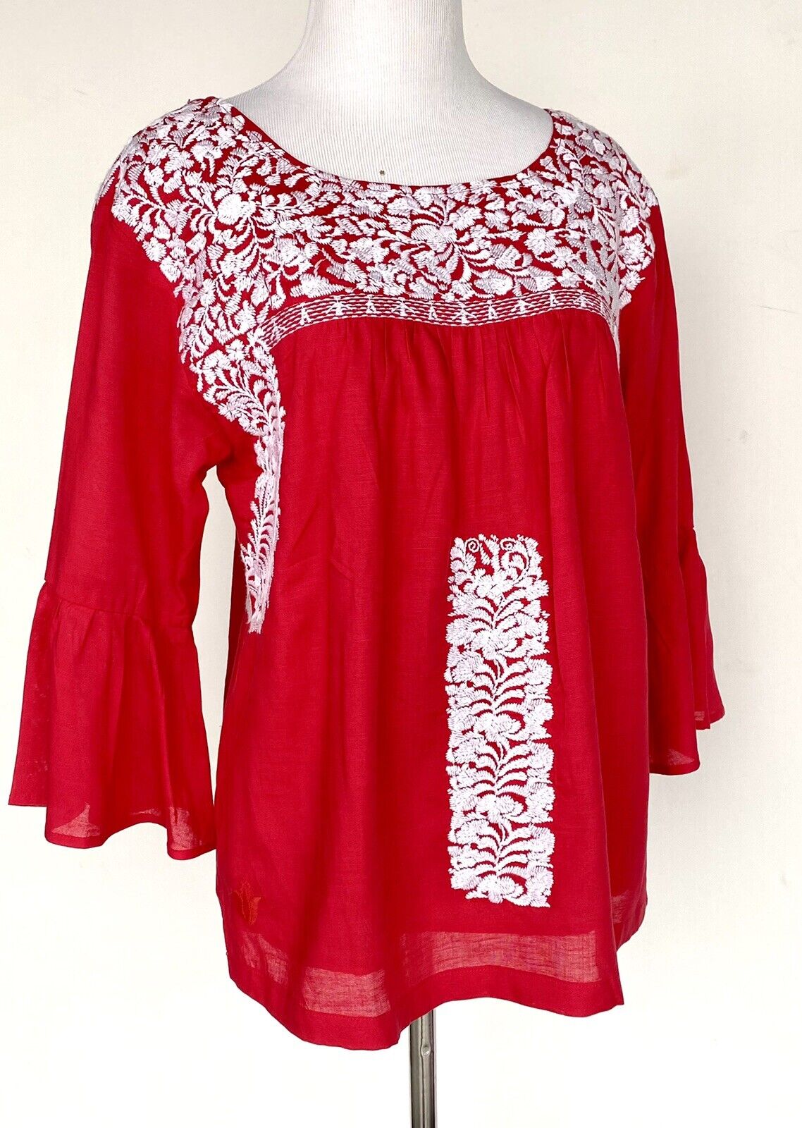 J Marie embroidered  bell sleeve Top XSmall Retail $92 Price $59 NWT Red White
