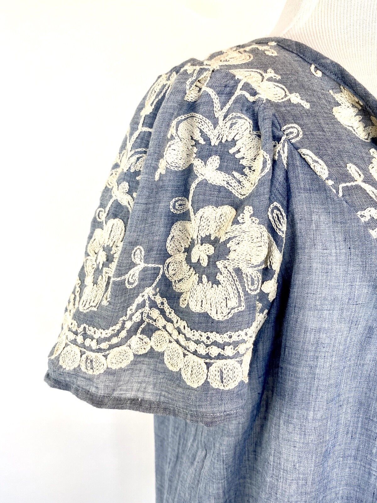 Beltaine Blue & Ivory Embroidered Chambray Dress Retail $198 Price $48 XS NWT