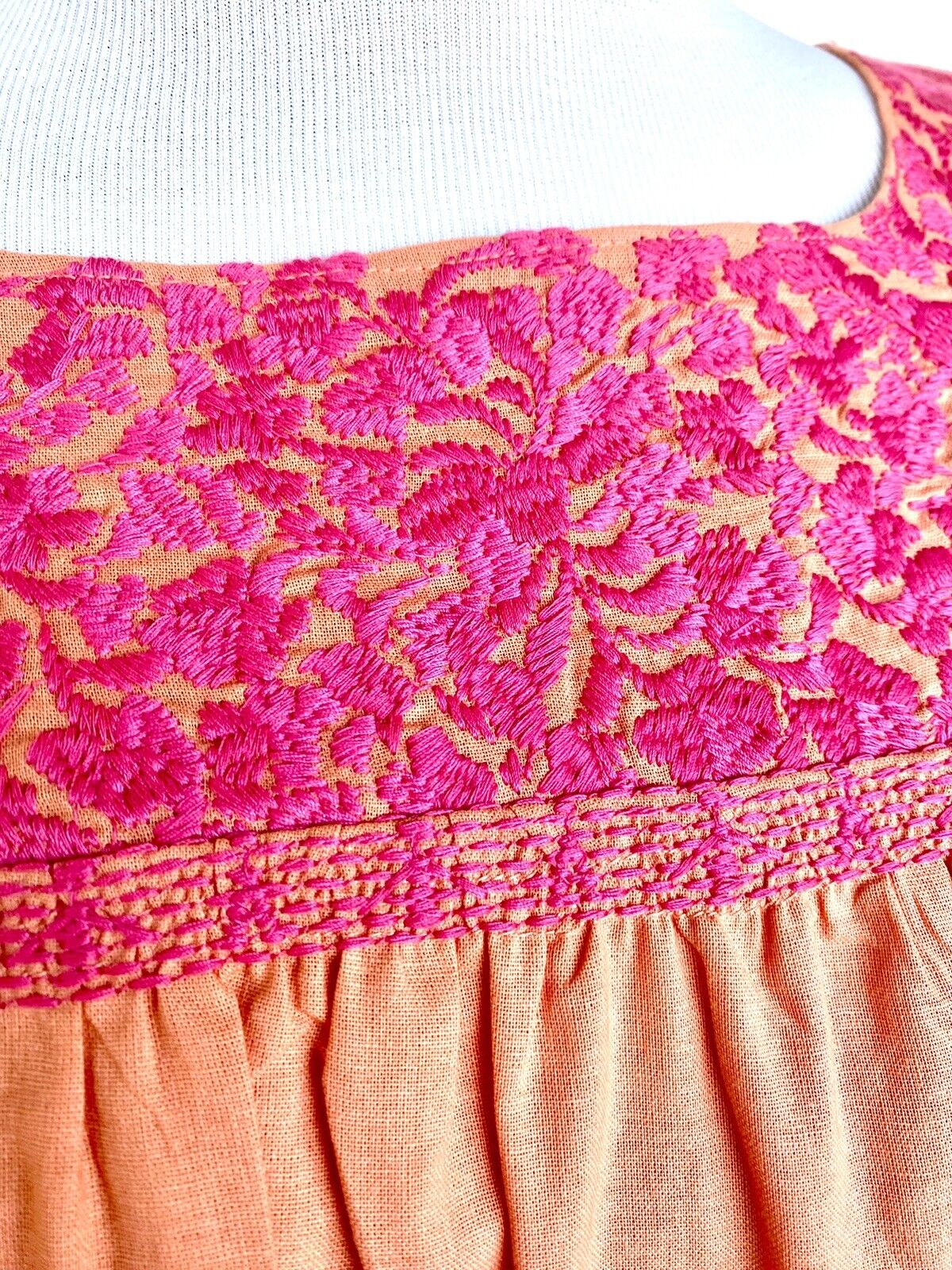 J Marie embroidered Linen Roe Top size XS Retail $102 Price $56 orange Pink