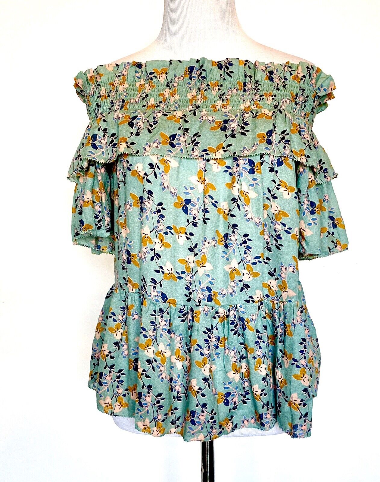 Green Off Shoulder Blouse XS Retails $69.50 Price $22 NWT